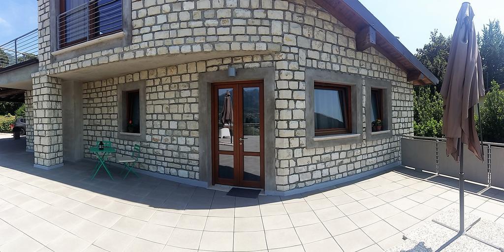 Vela Di Soleville Camere Con E Senza Vista Lago Con Ristorante & Pizzeria Sale Marasino Exterior foto